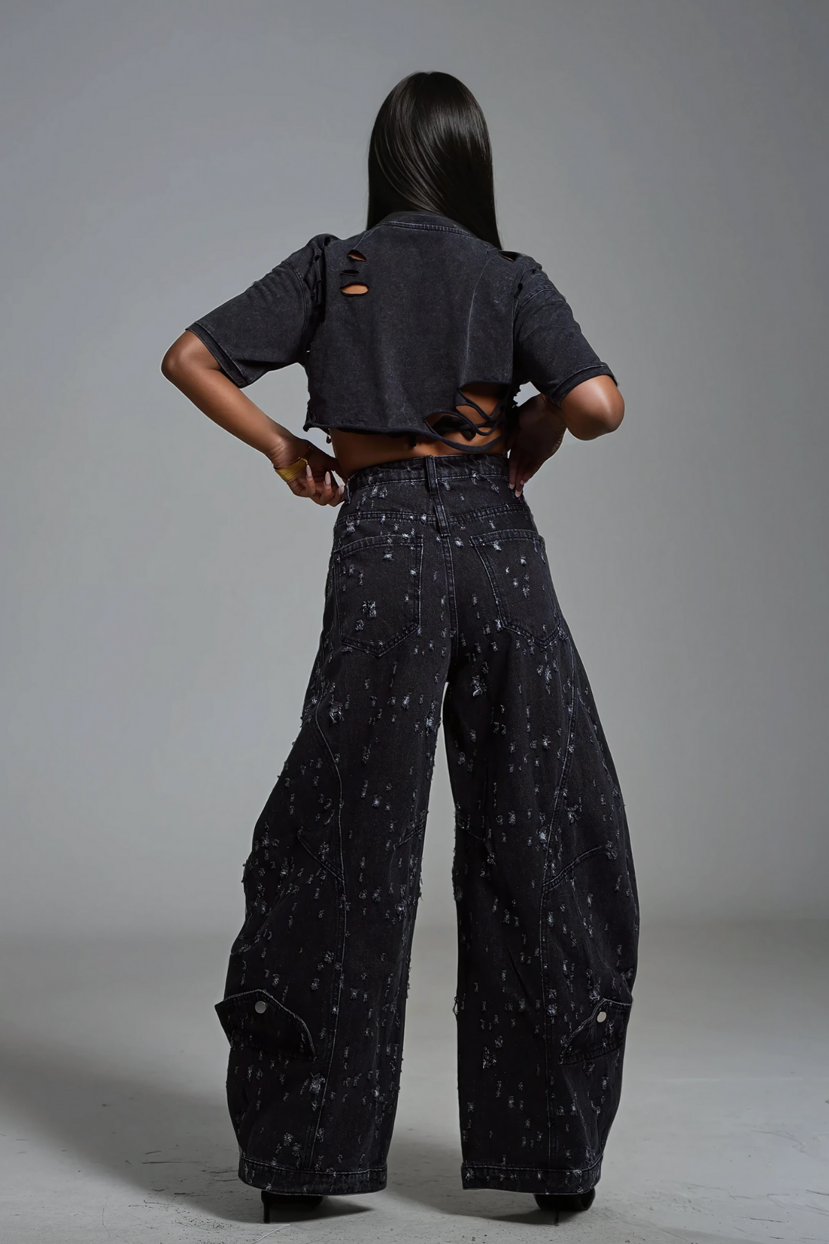 Harlee Cutout Paperclip Embellished T Shirt In Black
